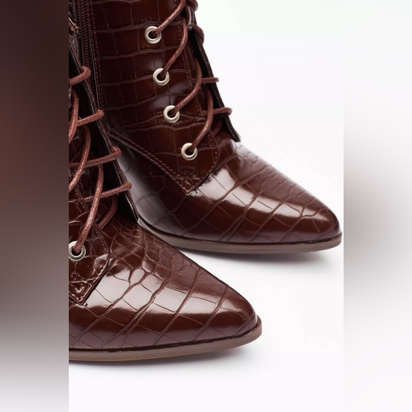NIB- Croc Style Faux Leather Boots 🐊👢 - Picture 8 of 11